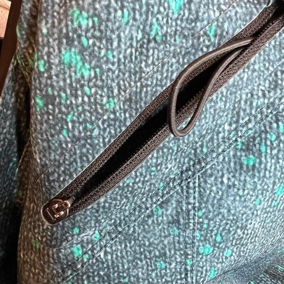 LULULEMON 9" T.H.E. Short Linerless in Teal Green, Gray, and Black Men's Medium - Picture 11 of 16